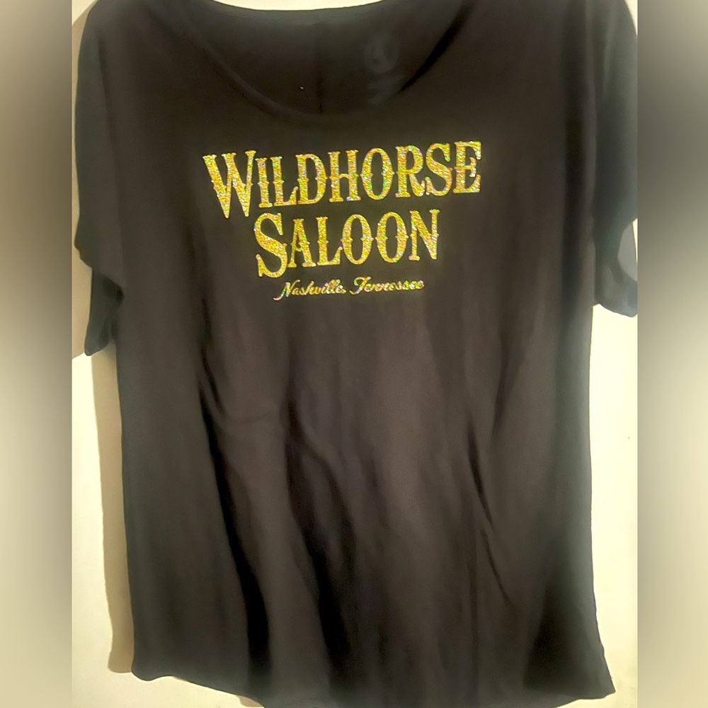 Women’s Wildhorse Saloon T-Shirt, size Large
